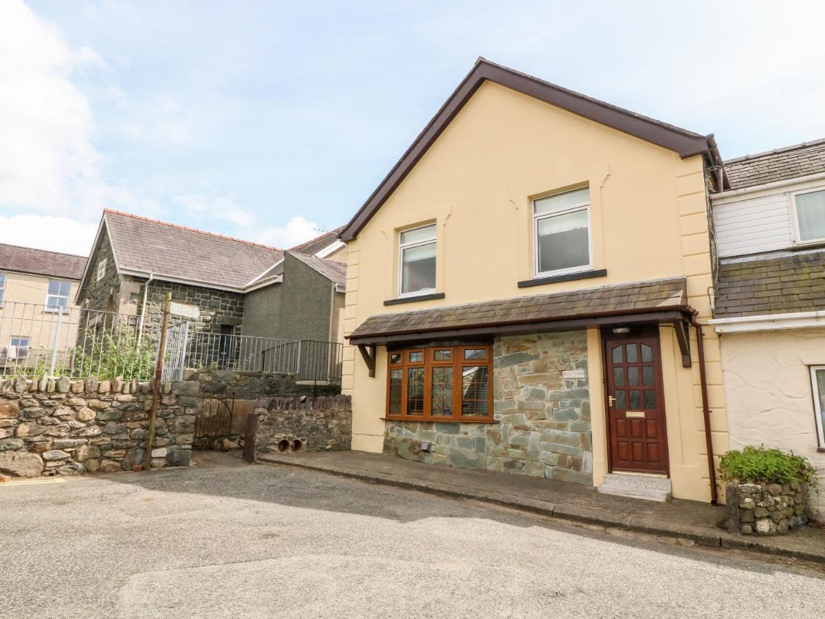 Caer Rhos Caernarfon
